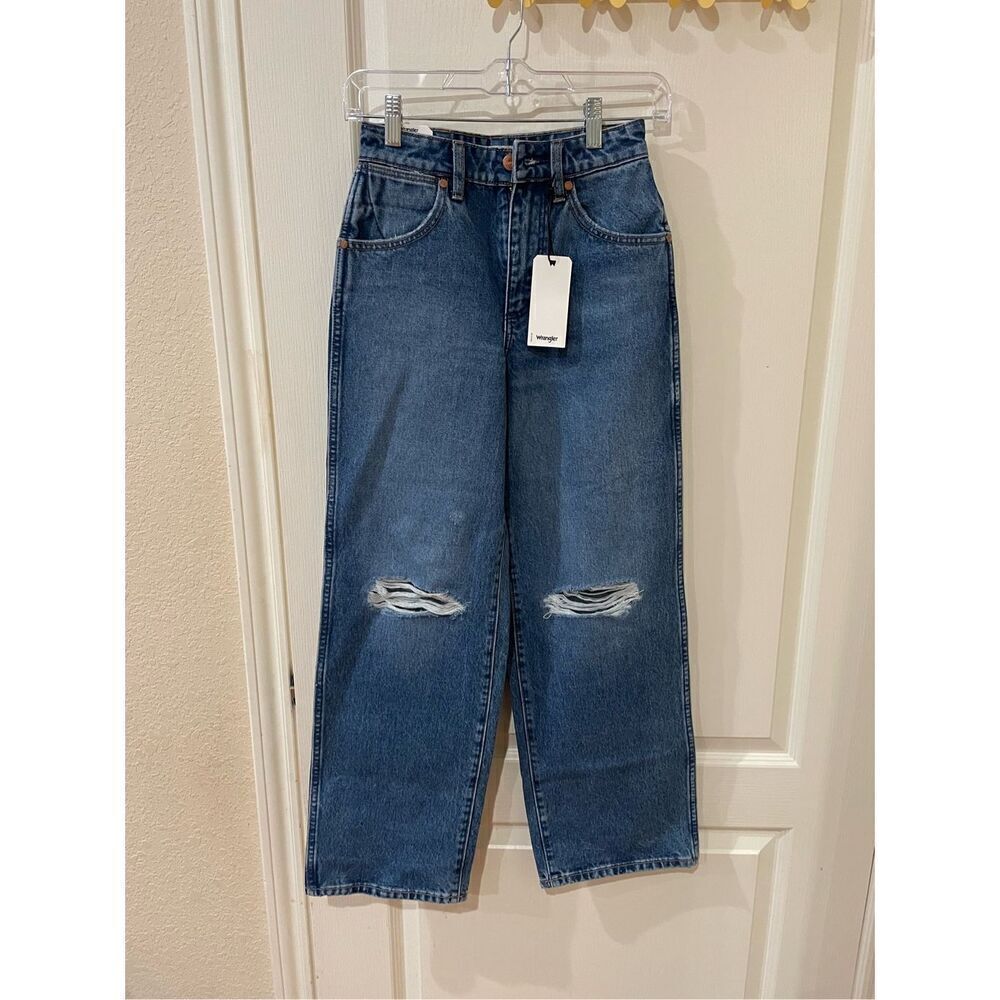 Wrangler NWT High Rise Mom Relaxed Distressed Jeans size 24